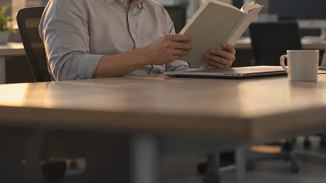 프로젝트에서 빠지고 일이 줄었을 때: 비는 시간에 해 둘 한 가지를 고르는 질문 4개